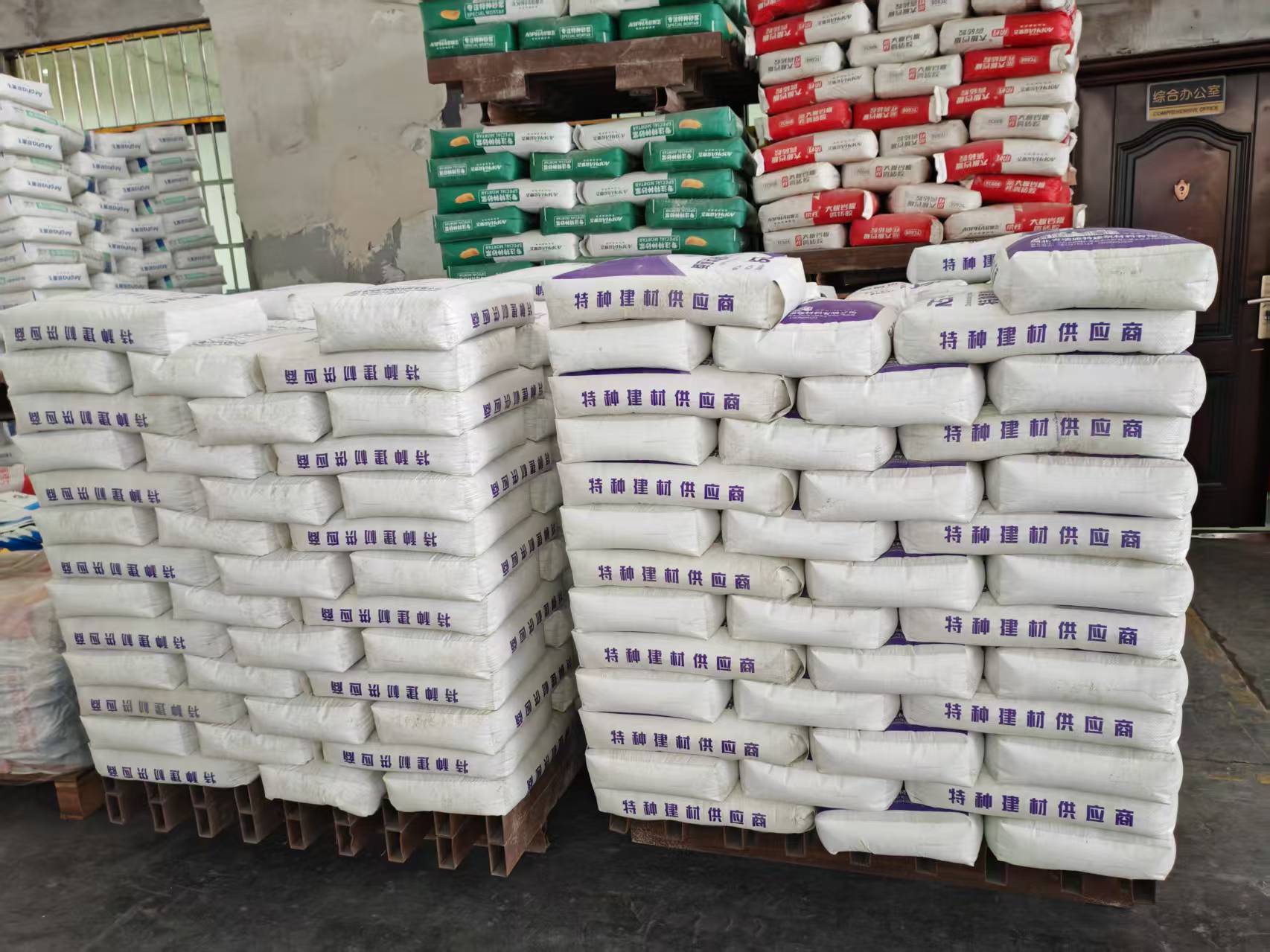 叶城拱顶带模注浆料