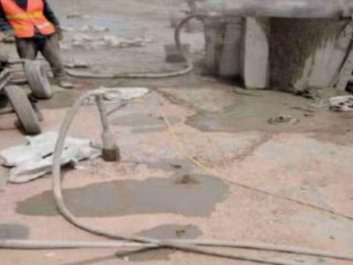 叶城水泥混凝土路面板底注浆技术 路面脱空注浆整治方案